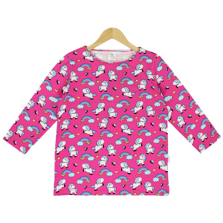 woman-34-comfyshirt-chubbyunicorns-pink
