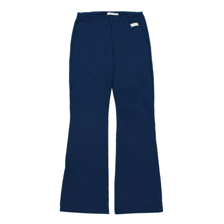 woman-flared-pants-dunkelblau